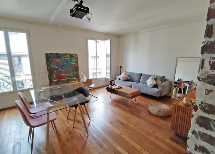 Large 1 Bedroom Appartment Hypercentre Clichy