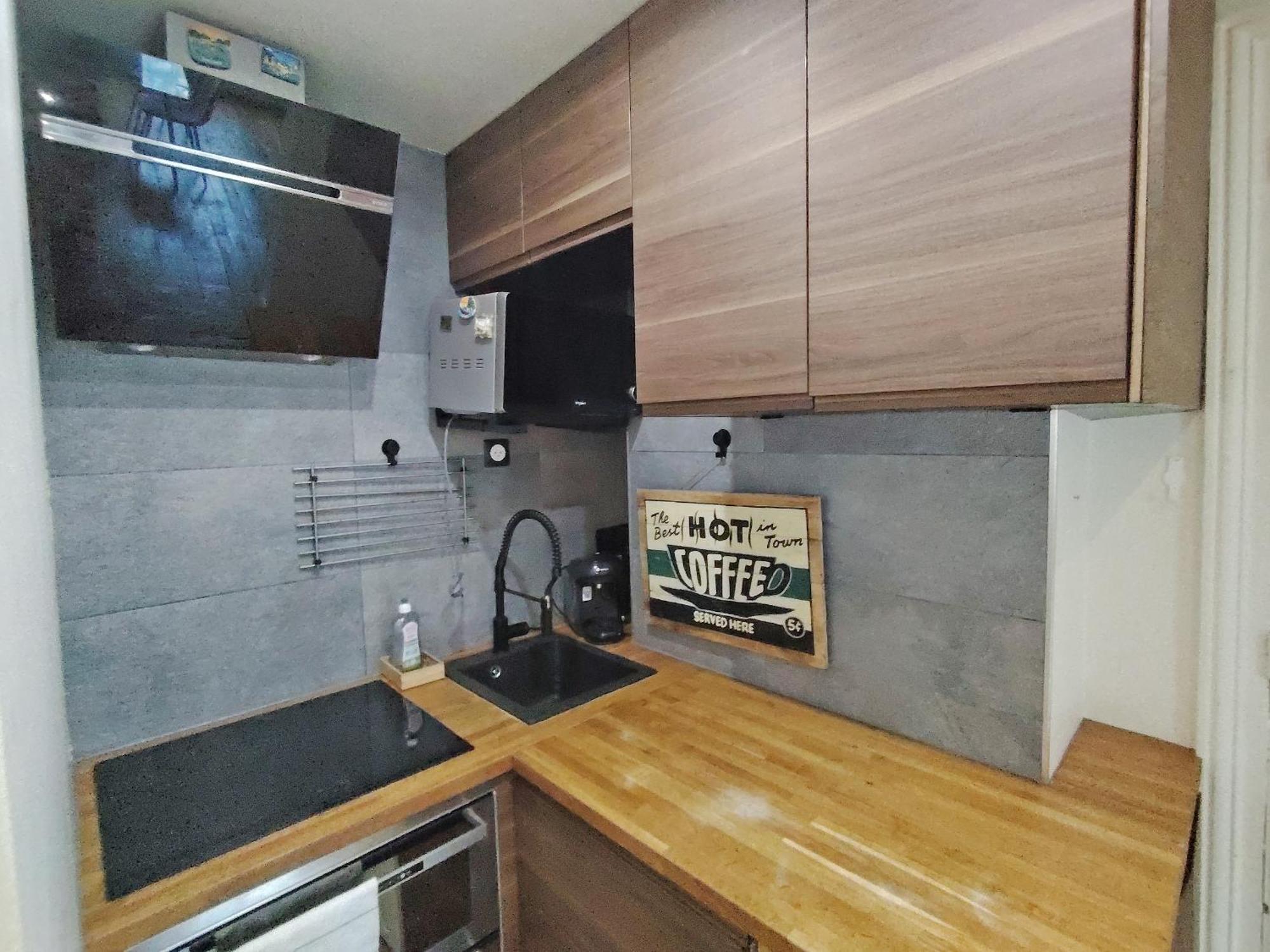 Large 1 Bedroom Hypercentre Apartment Clichy